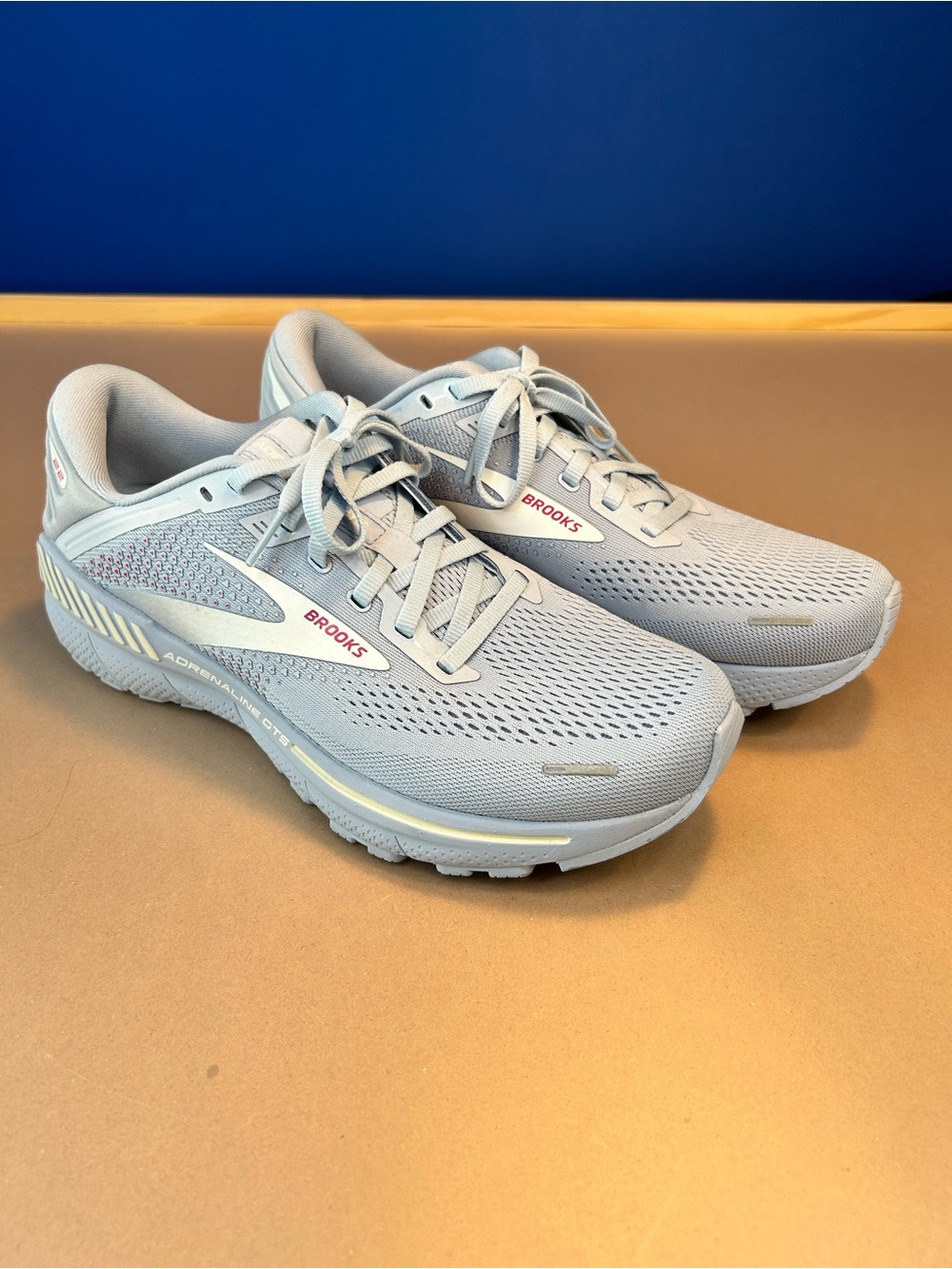 Brooks Adrenaline GTS 22 Shoes Womens 10B Baby Blue Athletic Running Sneakers